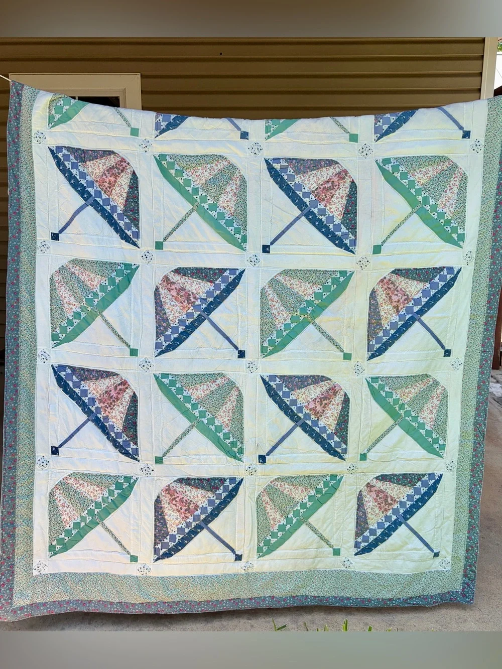 Vintage Handmade Umbrella Quilt 64X80 - Cottage Floral Patchwork Quilt